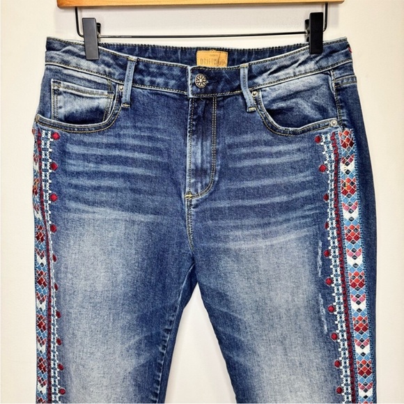 Driftwood Floral Embroidered Cropped Capri Jeans Raw Hem Size 30 - Picture 2 of 12